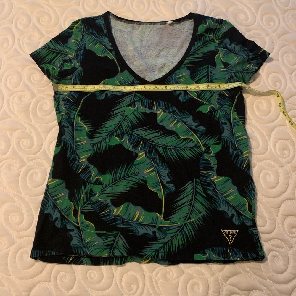 Guess Tee - Picture 2 of 3
